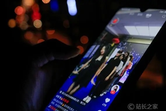 你对网络交友的理解是？